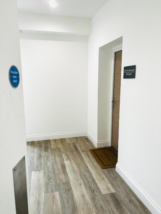 The Penthouse Margate, Balconies, Sea View, Gated Parking, Air Con! Leilighet Eksteriør bilde