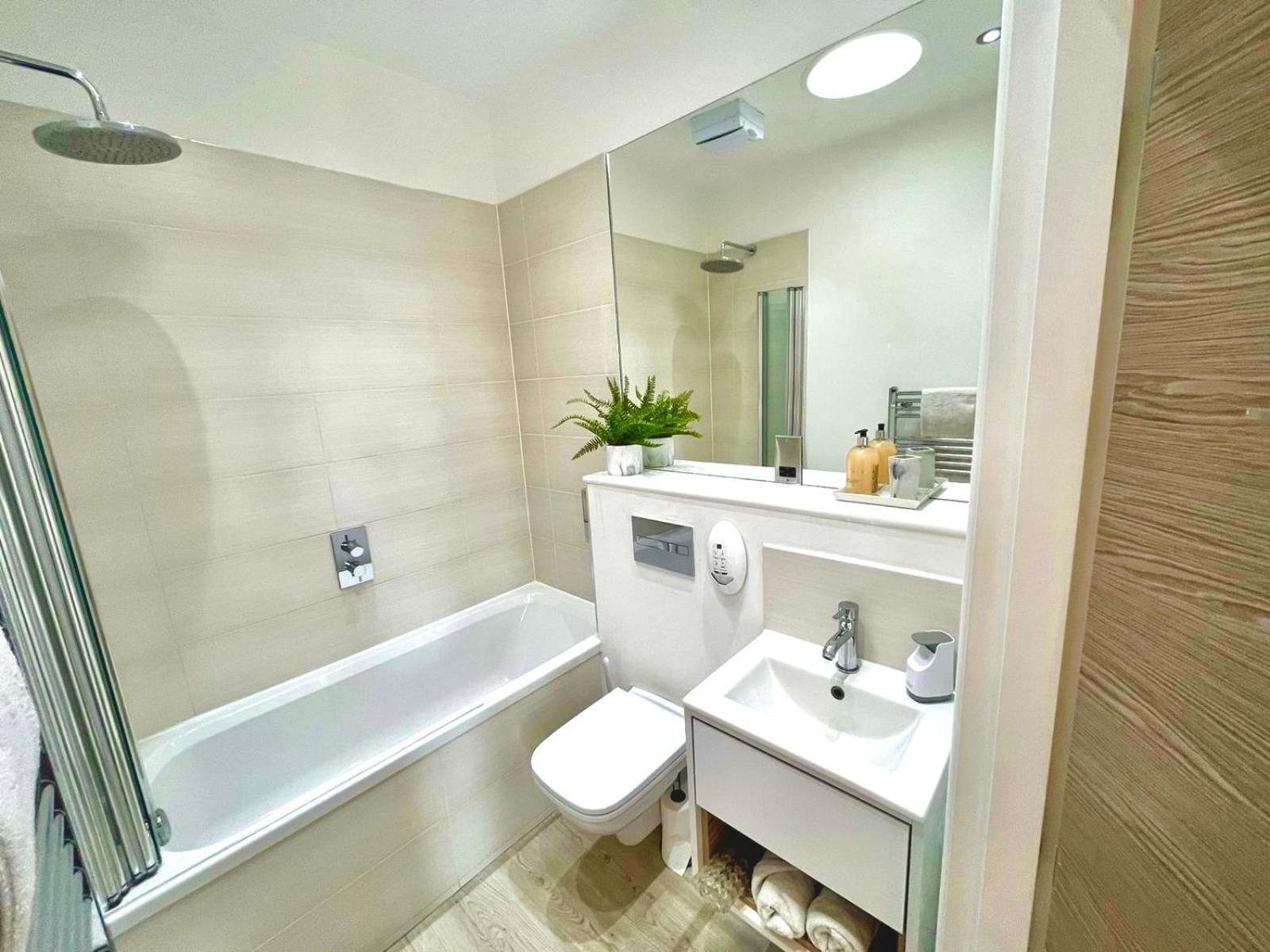 The Penthouse Margate, Balconies, Sea View, Gated Parking, Air Con! Leilighet Eksteriør bilde